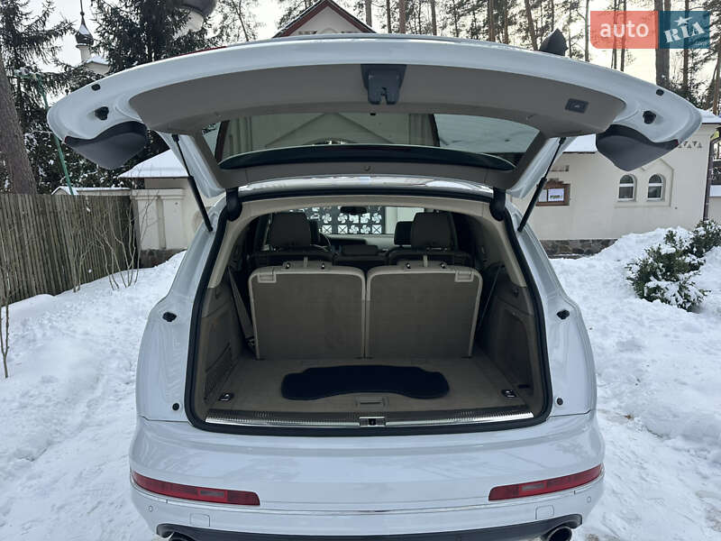 Позашляховик / Кросовер Audi Q7 2012 в Києві