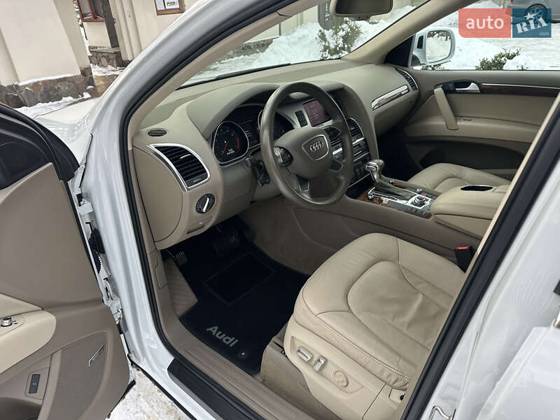 Позашляховик / Кросовер Audi Q7 2012 в Києві