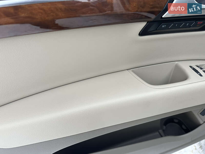 Позашляховик / Кросовер Audi Q7 2012 в Києві