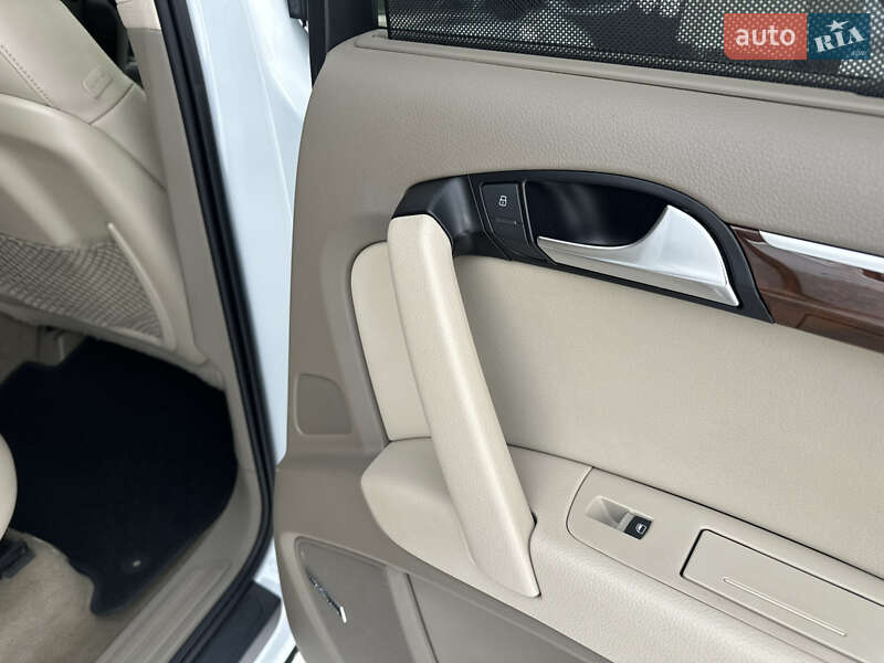 Позашляховик / Кросовер Audi Q7 2012 в Києві