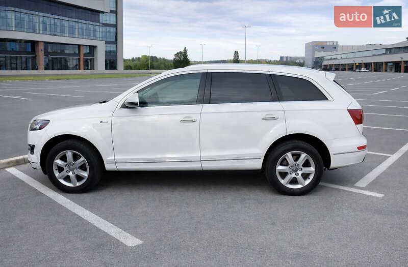 Внедорожник / Кроссовер Audi Q7 2015 в Хусте