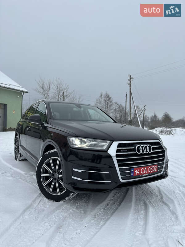 Внедорожник / Кроссовер Audi Q7 2015 в Рожнятове