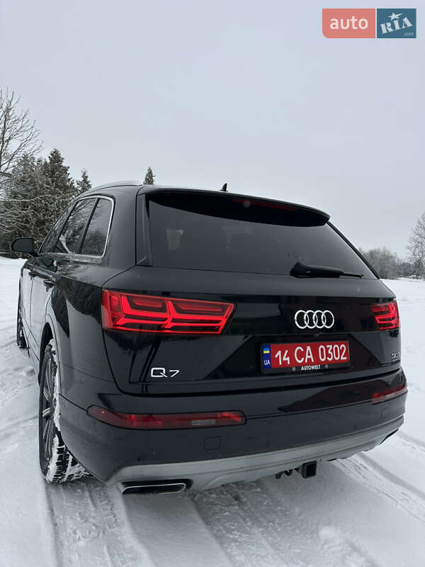 Внедорожник / Кроссовер Audi Q7 2015 в Рожнятове