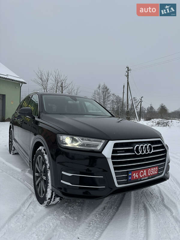 Внедорожник / Кроссовер Audi Q7 2015 в Рожнятове