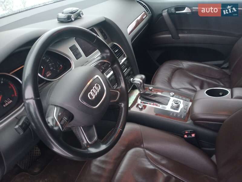 Позашляховик / Кросовер Audi Q7 2011 в Горохові