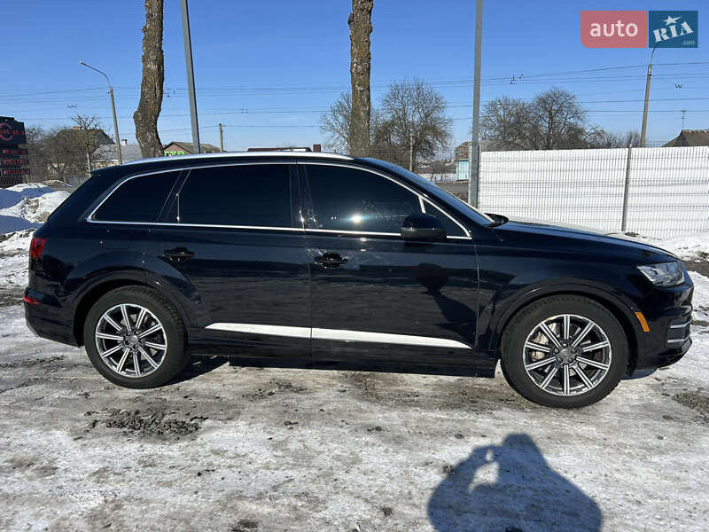 Позашляховик / Кросовер Audi Q7 2016 в Луцьку