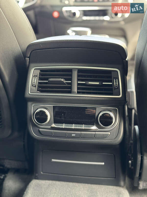 Позашляховик / Кросовер Audi Q7 2017 в Львові