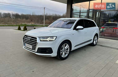 Позашляховик / Кросовер Audi Q7 2015 в Ужгороді