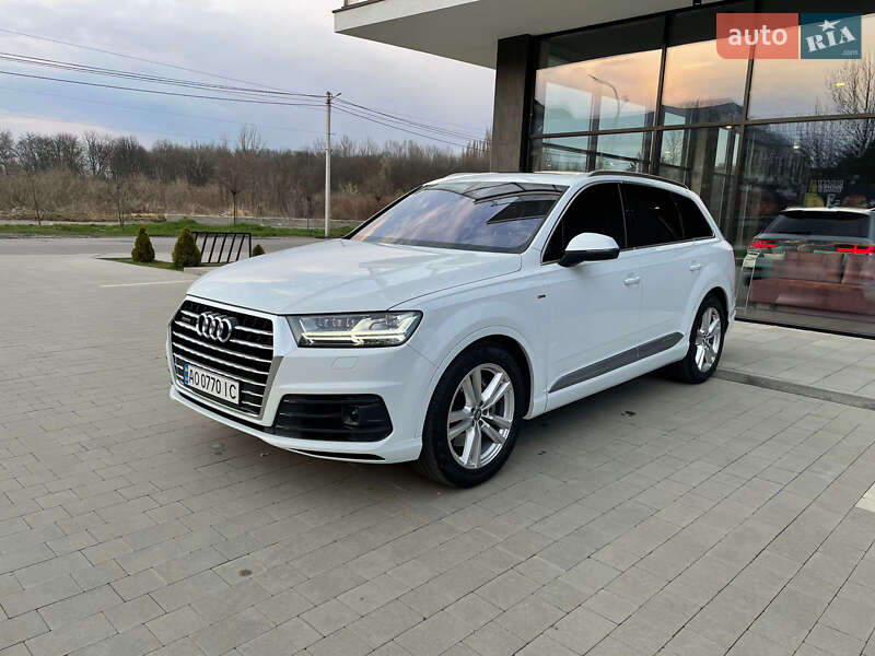 Позашляховик / Кросовер Audi Q7 2015 в Ужгороді