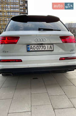 Позашляховик / Кросовер Audi Q7 2015 в Ужгороді