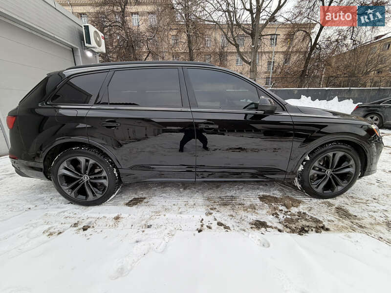 Внедорожник / Кроссовер Audi Q7 2024 в Киеве