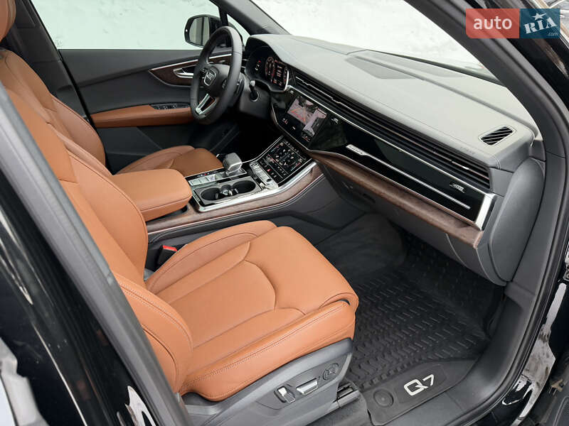 Внедорожник / Кроссовер Audi Q7 2024 в Киеве