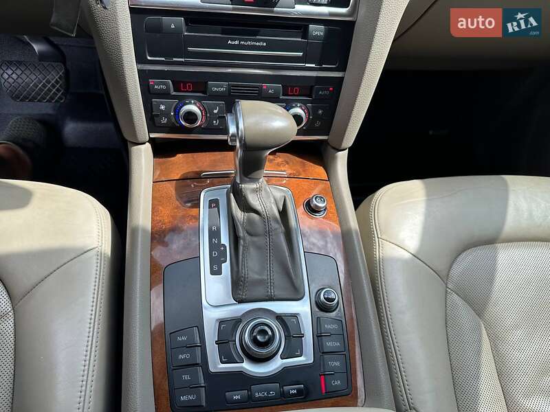 Внедорожник / Кроссовер Audi Q7 2012 в Киеве