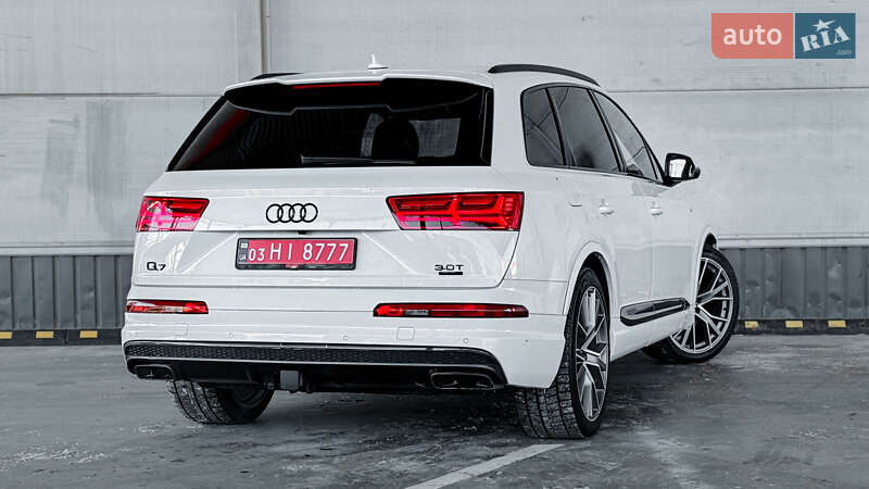 Внедорожник / Кроссовер Audi Q7 2019 в Ровно