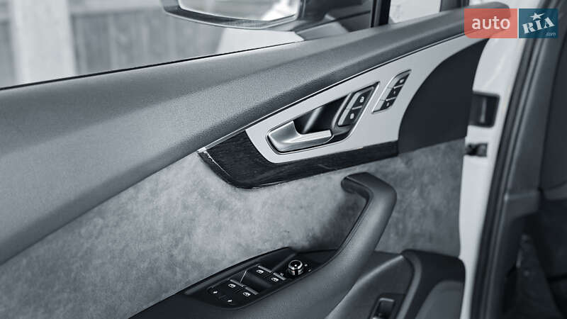 Внедорожник / Кроссовер Audi Q7 2019 в Ровно