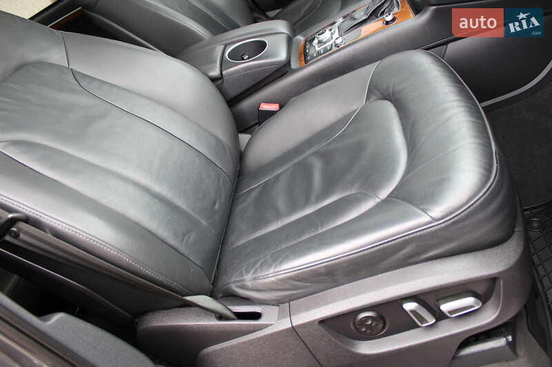 Внедорожник / Кроссовер Audi Q7 2015 в Ровно