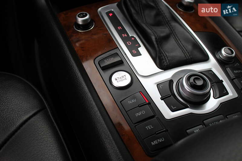 Внедорожник / Кроссовер Audi Q7 2015 в Ровно