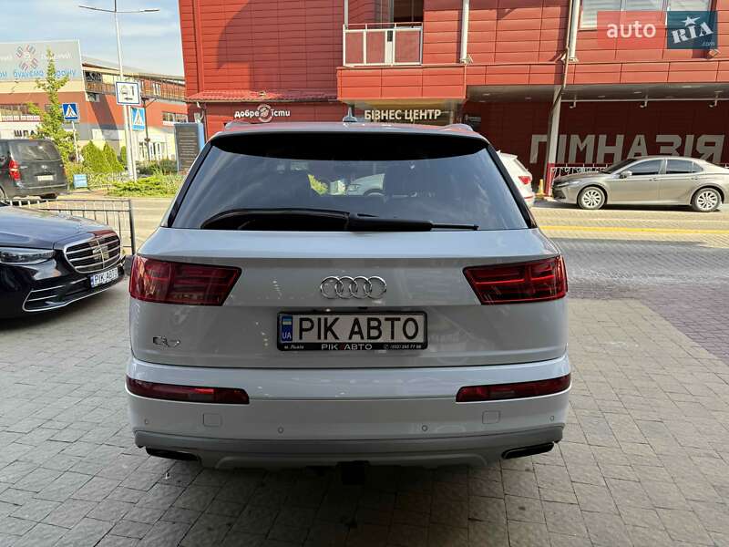 Позашляховик / Кросовер Audi Q7 2018 в Львові