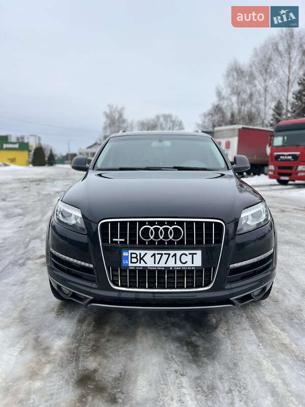 Внедорожник / Кроссовер Audi Q7 2012 в Березному