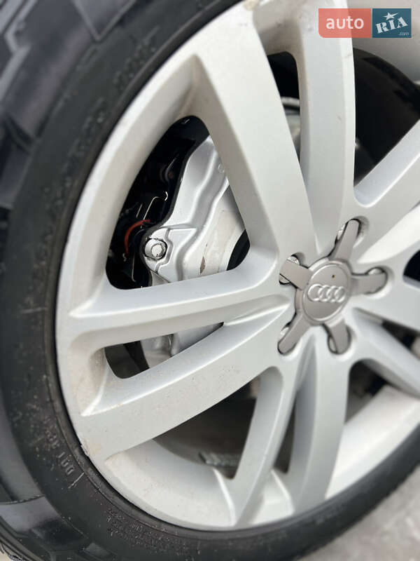 Внедорожник / Кроссовер Audi Q7 2012 в Березному