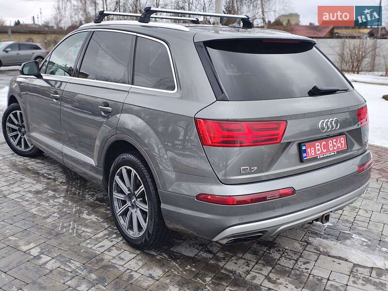 Внедорожник / Кроссовер Audi Q7 2017 в Ровно