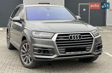 Позашляховик / Кросовер Audi Q7 2017 в Нововолинську