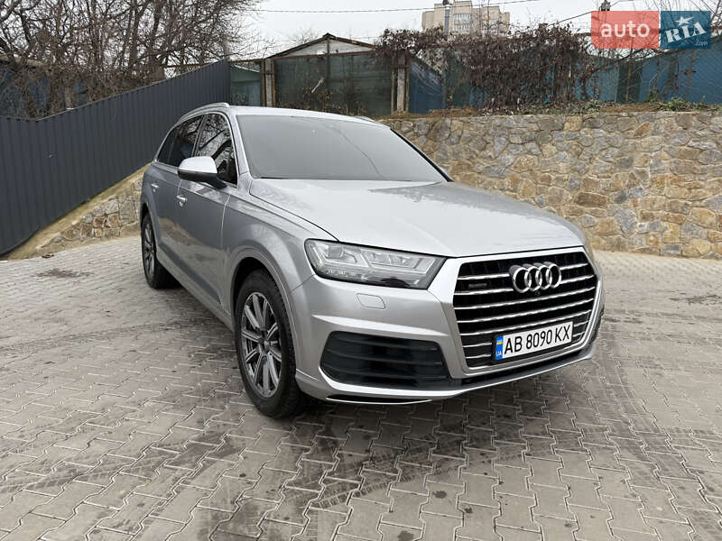 2017 Audi Q7, VIN WA1LAAF72JD005922:plate — фото 1 (autoria)