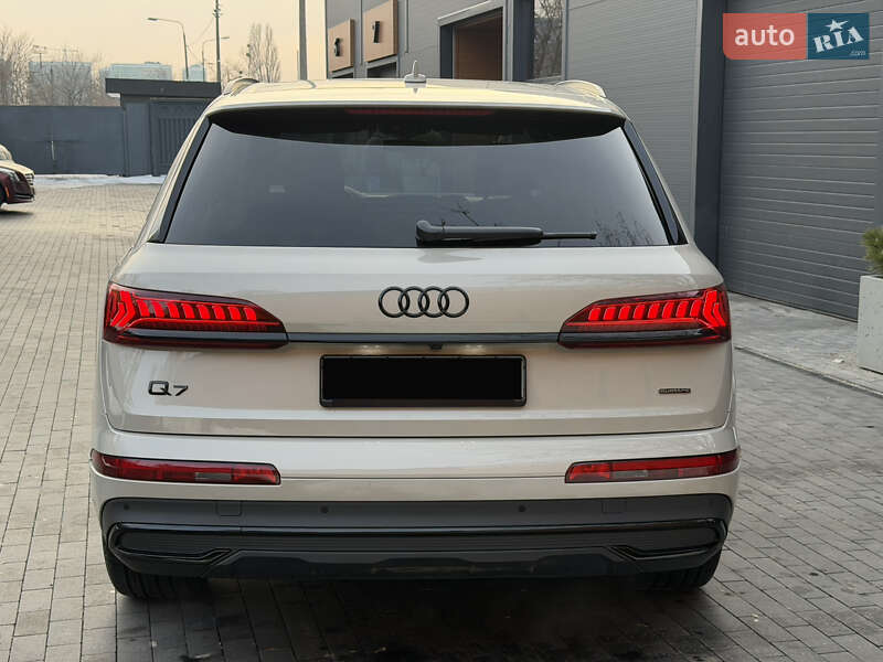 Позашляховик / Кросовер Audi Q7 2023 в Києві