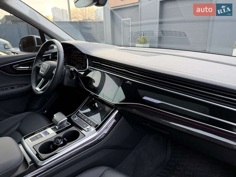 Позашляховик / Кросовер Audi Q7 2023 в Києві