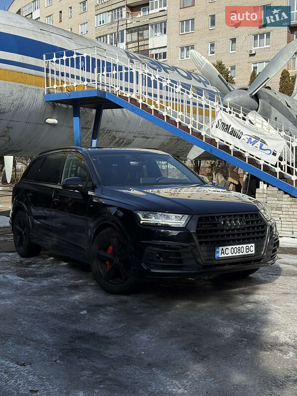 Позашляховик / Кросовер Audi Q7 2018 в Луцьку