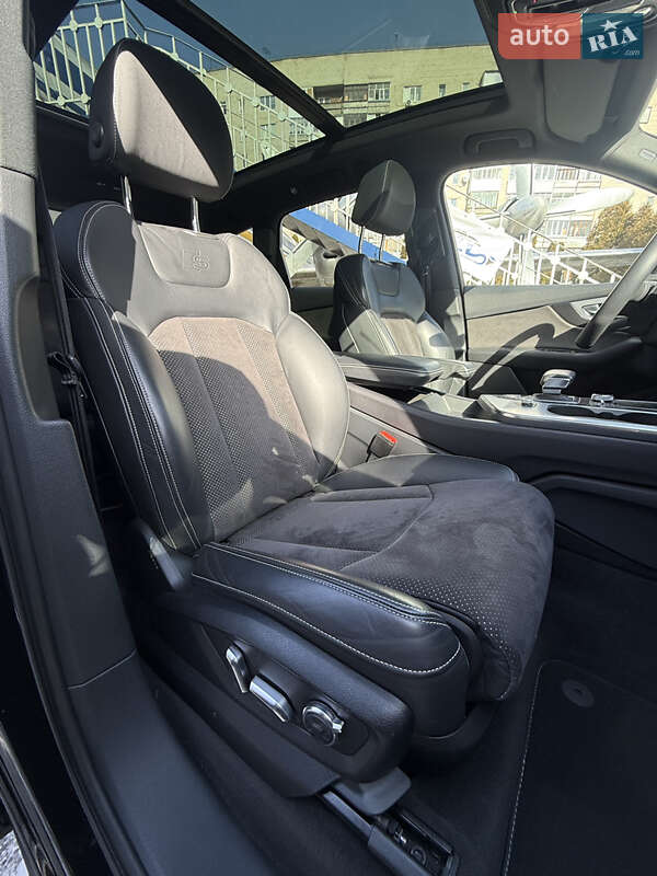 Позашляховик / Кросовер Audi Q7 2018 в Луцьку