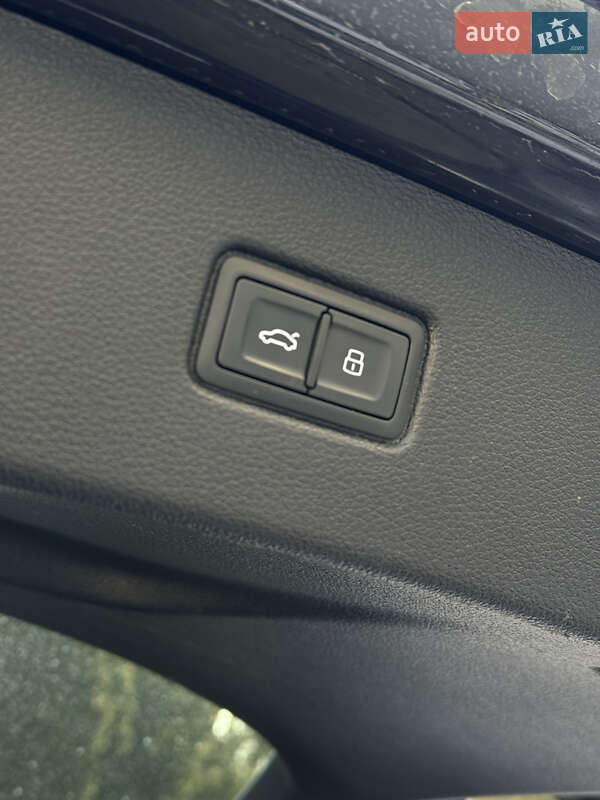 Позашляховик / Кросовер Audi Q7 2018 в Луцьку