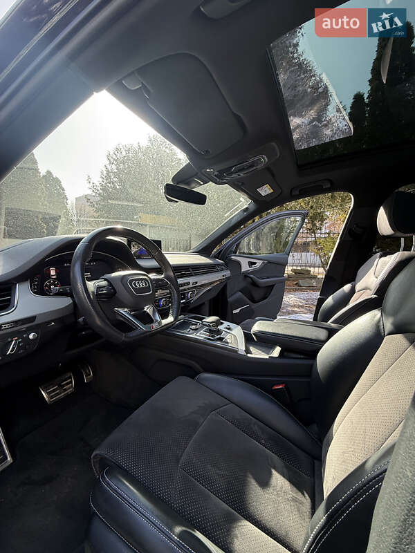 Позашляховик / Кросовер Audi Q7 2018 в Луцьку
