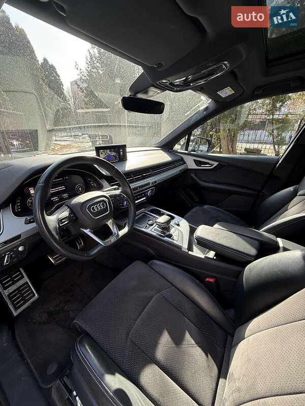 Позашляховик / Кросовер Audi Q7 2018 в Луцьку