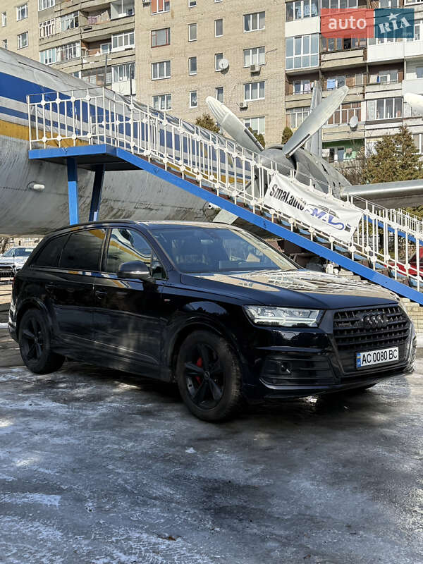 Позашляховик / Кросовер Audi Q7 2018 в Луцьку