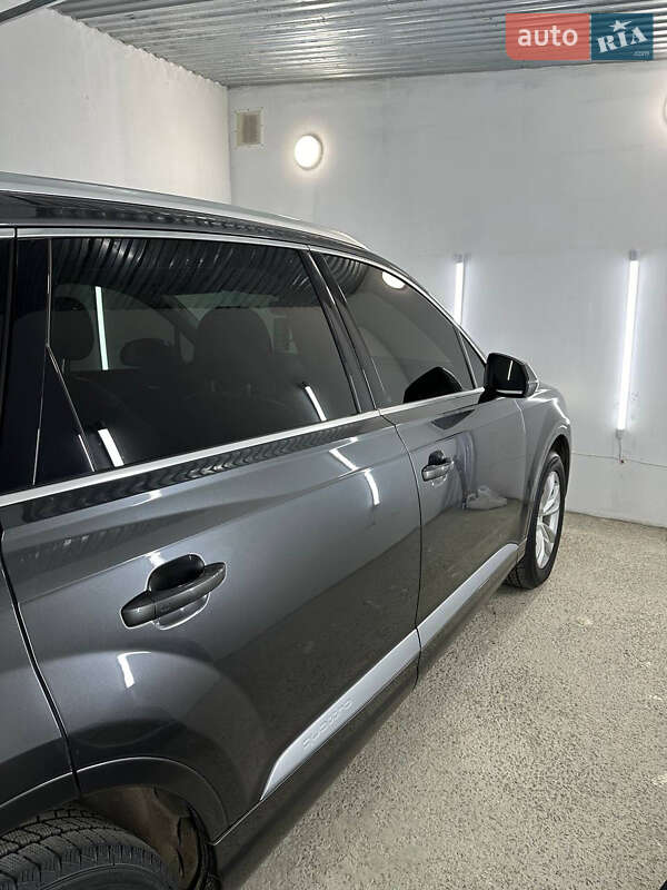 Позашляховик / Кросовер Audi Q7 2018 в Рівному