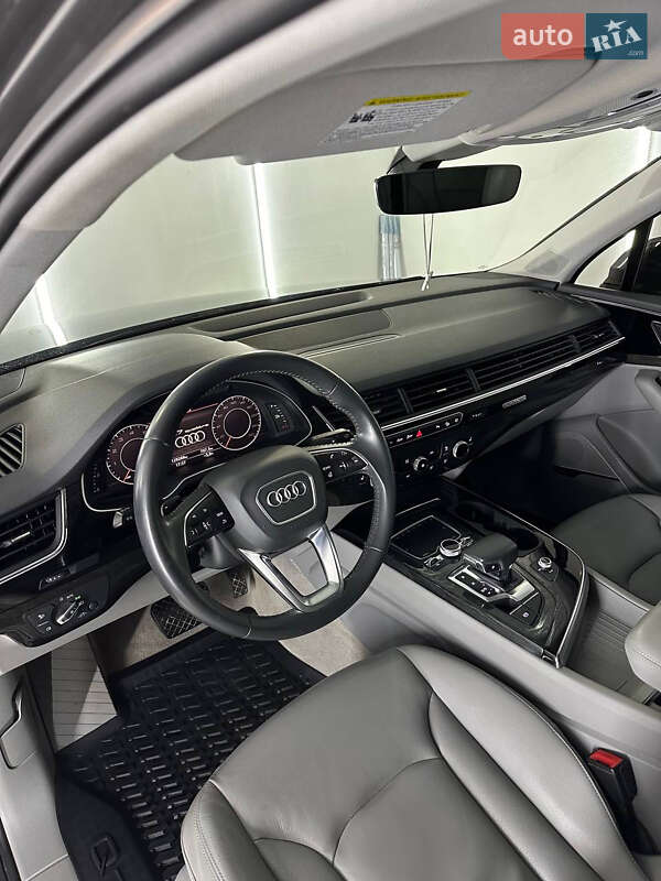 Позашляховик / Кросовер Audi Q7 2018 в Рівному