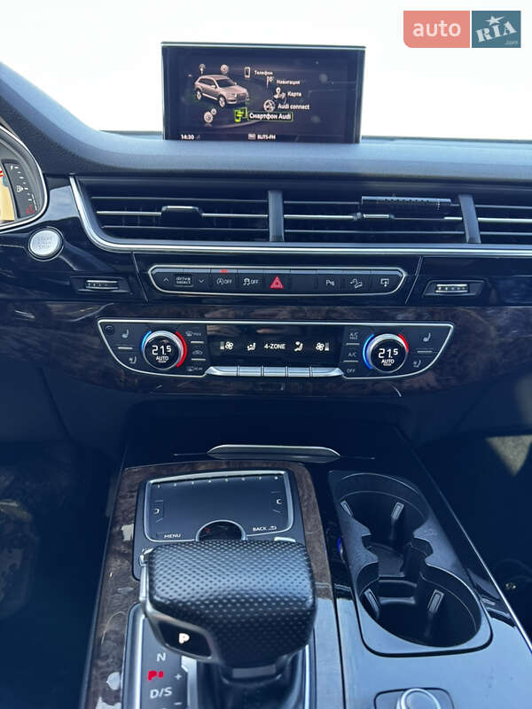 Позашляховик / Кросовер Audi Q7 2016 в Умані