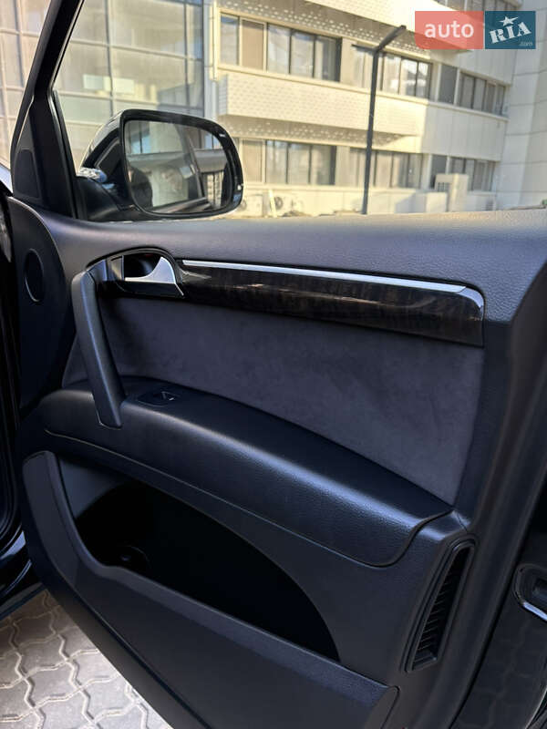 Позашляховик / Кросовер Audi Q7 2010 в Одесі