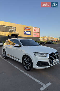 Внедорожник / Кроссовер Audi Q7 2016 в Ровно
