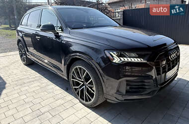 Позашляховик / Кросовер Audi Q7 2020 в Ужгороді