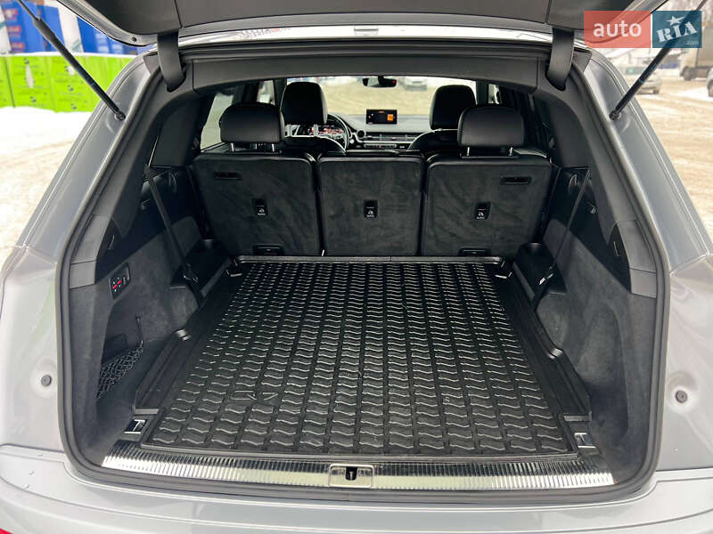 Позашляховик / Кросовер Audi Q7 2017 в Києві