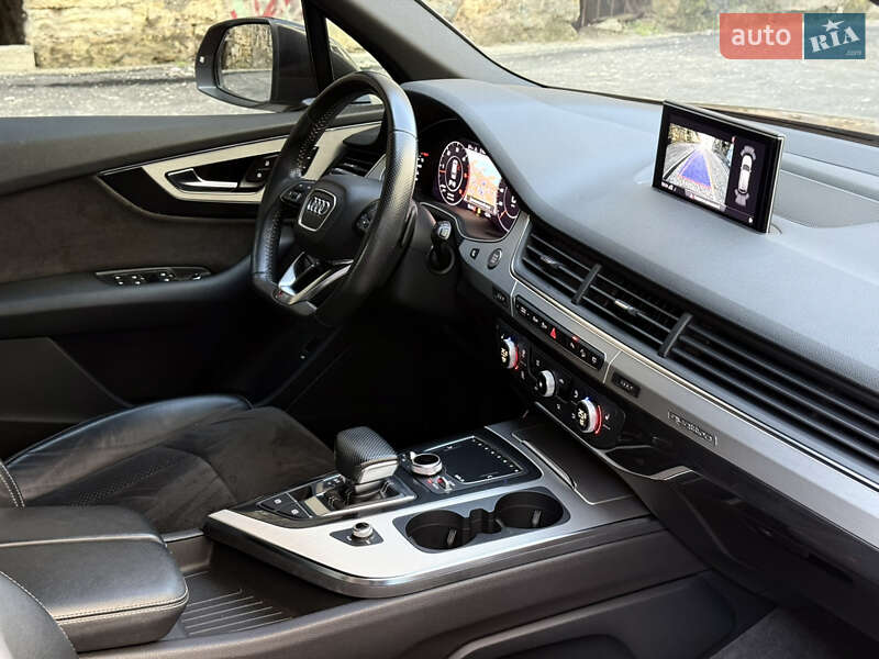 Внедорожник / Кроссовер Audi Q7 2017 в Одессе