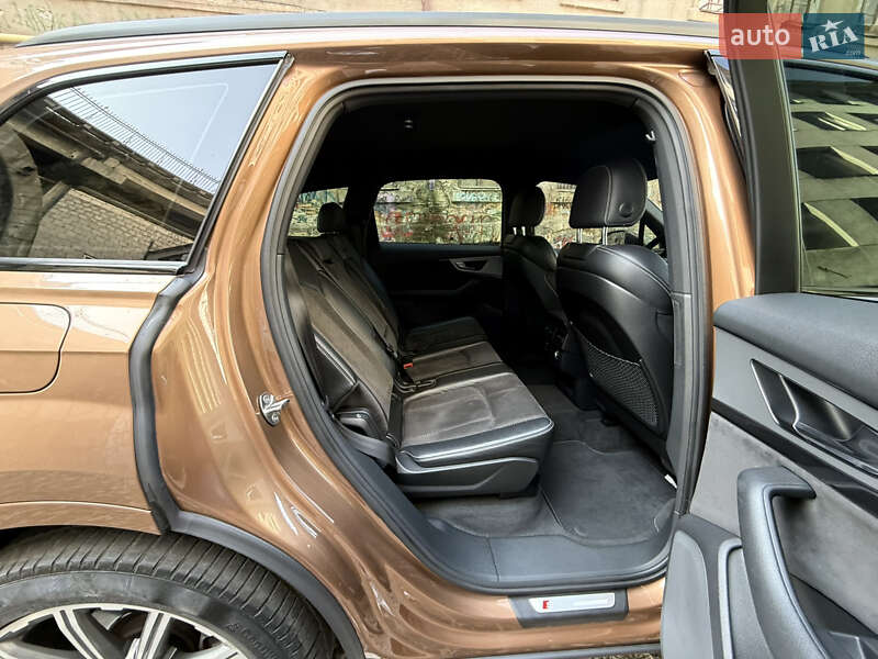Внедорожник / Кроссовер Audi Q7 2017 в Одессе