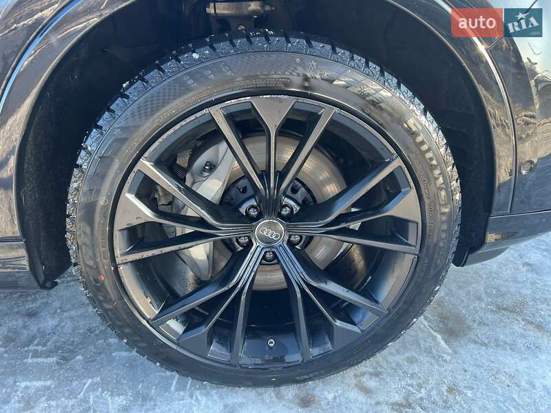 Позашляховик / Кросовер Audi Q7 2022 в Полтаві