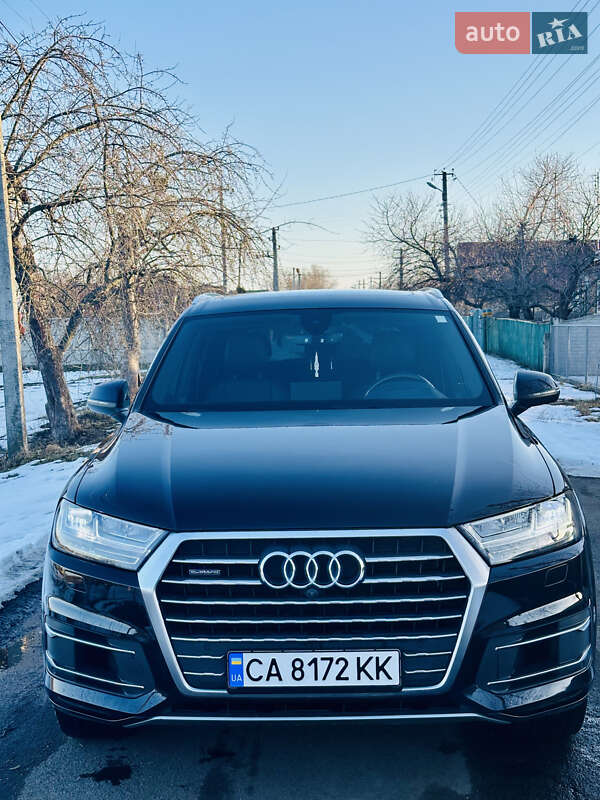 Позашляховик / Кросовер Audi Q7 2016 в Городищеві