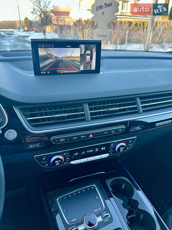 Позашляховик / Кросовер Audi Q7 2016 в Городищеві