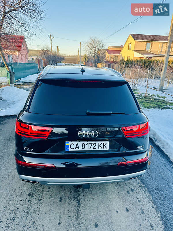 Позашляховик / Кросовер Audi Q7 2016 в Городищеві