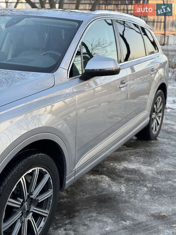 Позашляховик / Кросовер Audi Q7 2017 в Києві фото 10 Позашляховик / Кросовер Audi Q7 2017 в Києві