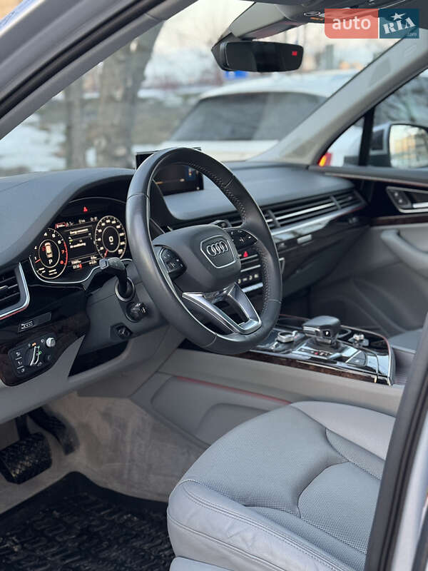 Позашляховик / Кросовер Audi Q7 2017 в Києві фото 30 Позашляховик / Кросовер Audi Q7 2017 в Києві